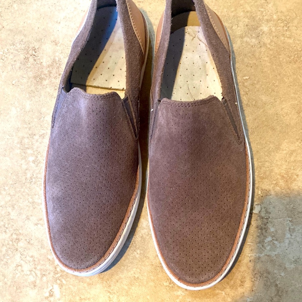 Beautiful ugg shoes size 9 🌸